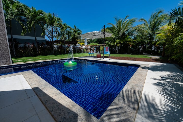 Piscina privativa vista de perto